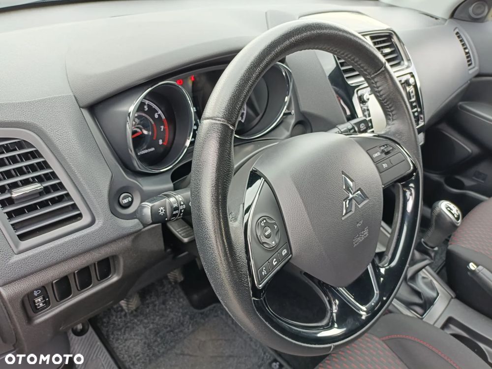 Mitsubishi ASX - 10