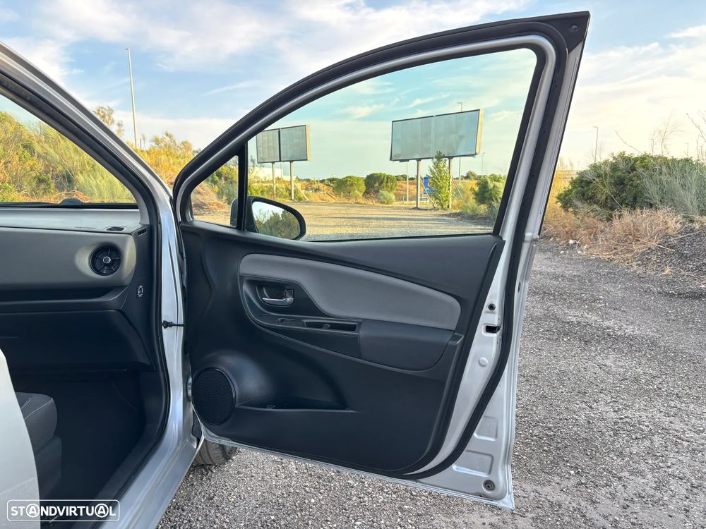 Toyota Yaris 1.5 HSD Sport+P.Techno - 23
