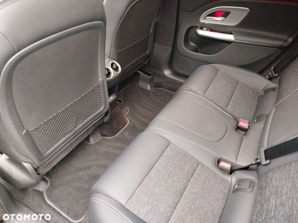 Mercedes-Benz GLB - 22
