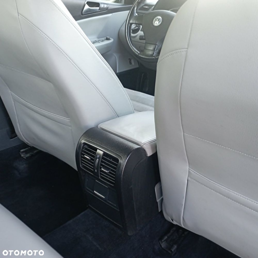 Volkswagen Passat 1.8 TSI Comfortline - 28