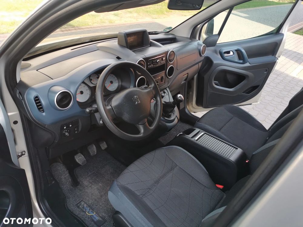 Peugeot Partner 110 Family - 27