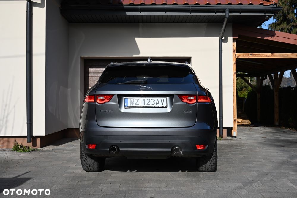 Jaguar F-Pace 2018 photo 3
