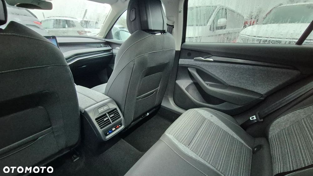 Skoda Superb 1.5 TSI mHEV Selection DSG - 9