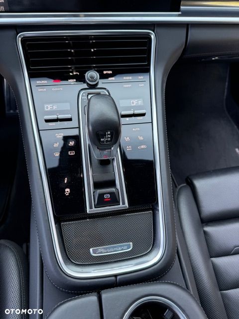 Porsche Panamera - 12