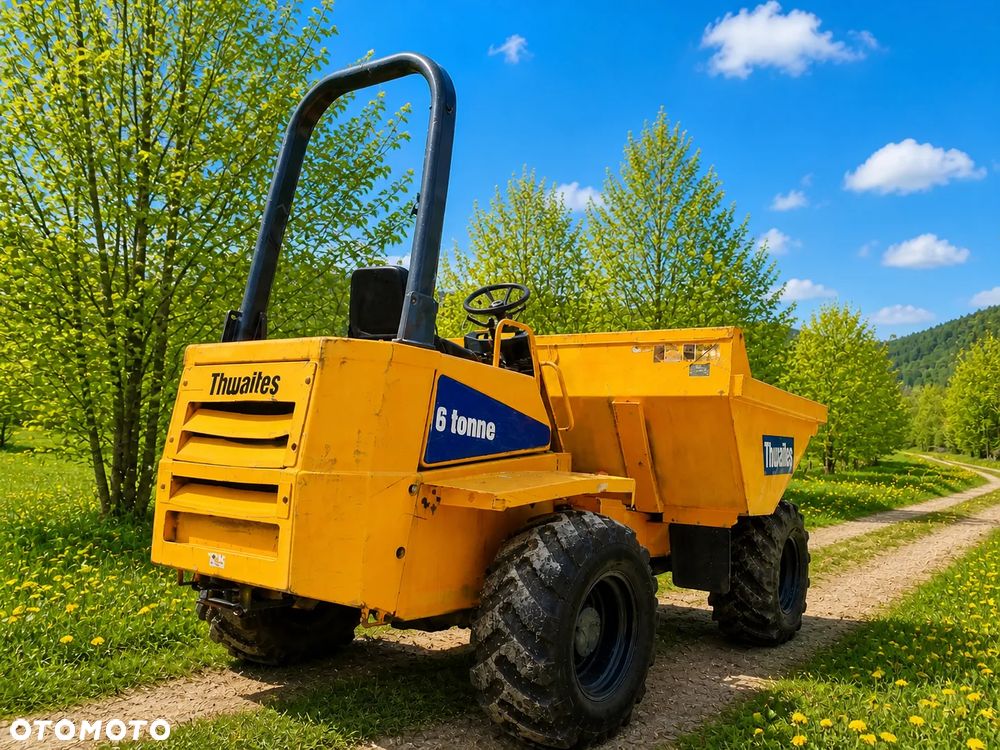 Thwaites Wozidło Budowlano-Rolnicze. 6 ton ładowność. 4x4 napęd.  Potężna Moc silnika i Hydrauliki. Najlepszy silnik Perkins 90km. Maszyna Kupiona z Norweskiego Gospodarstwa Rolniczego typu Kurniki. Stan Idealny. Zero Luzów i wycieków! Odpala na dotyk. Serwisowane w Dekra Norweska! Hamulce brzytwa. Serwisy w DEKRA. Maszyna Woziła lekkie ładunki. Praktycznie zerowe zużycie. Wielka Okazja. Wszystko w pełnym Oryginale. - 5