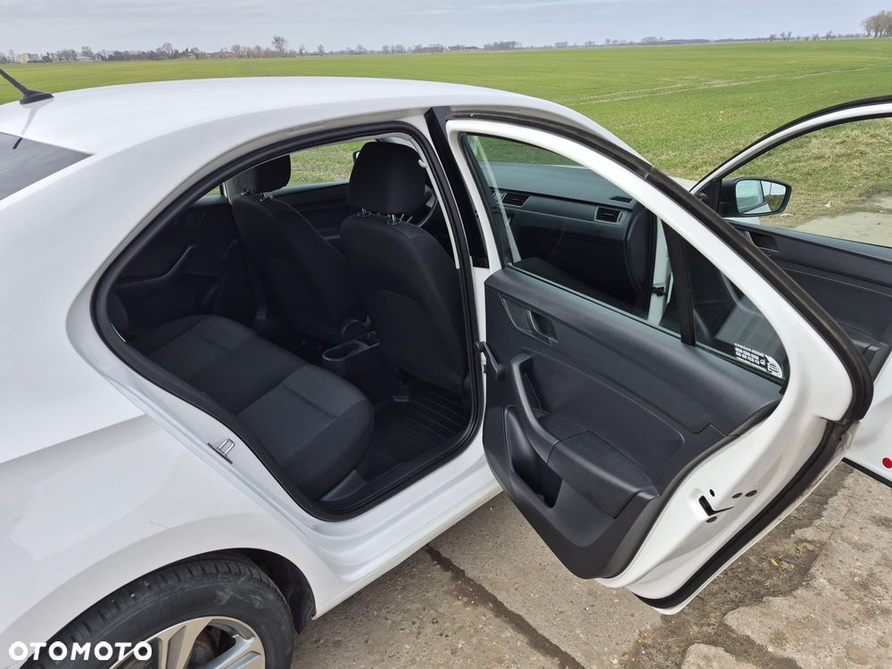 Skoda RAPID 1.2 TSI Active - 9