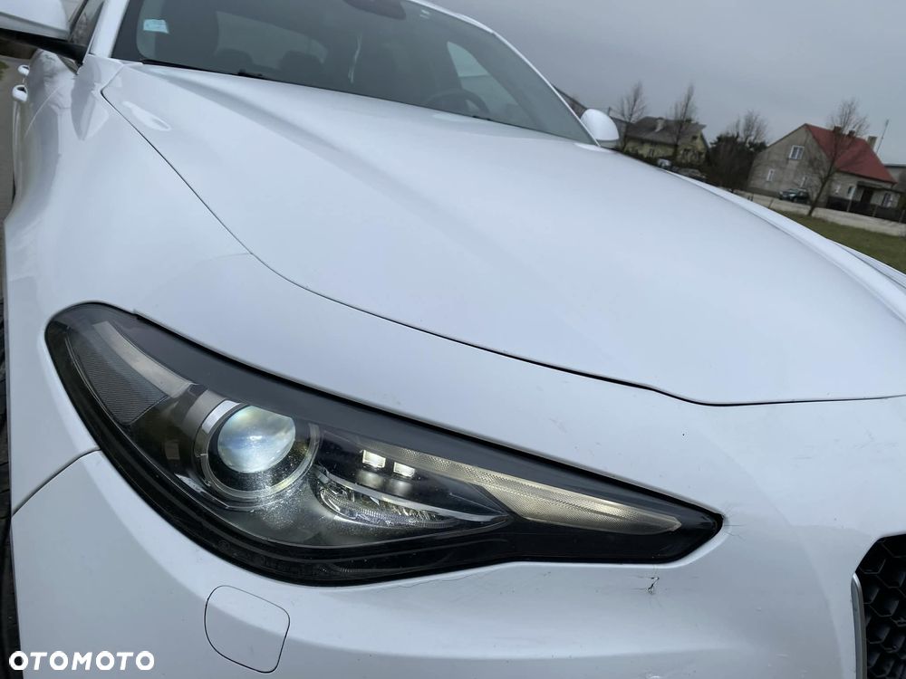Alfa Romeo Giulia 2.2 AT8 Super - 40