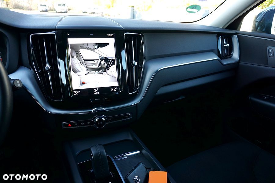 Volvo XC 60 B4 B Geartronic Momentum Pro - 34