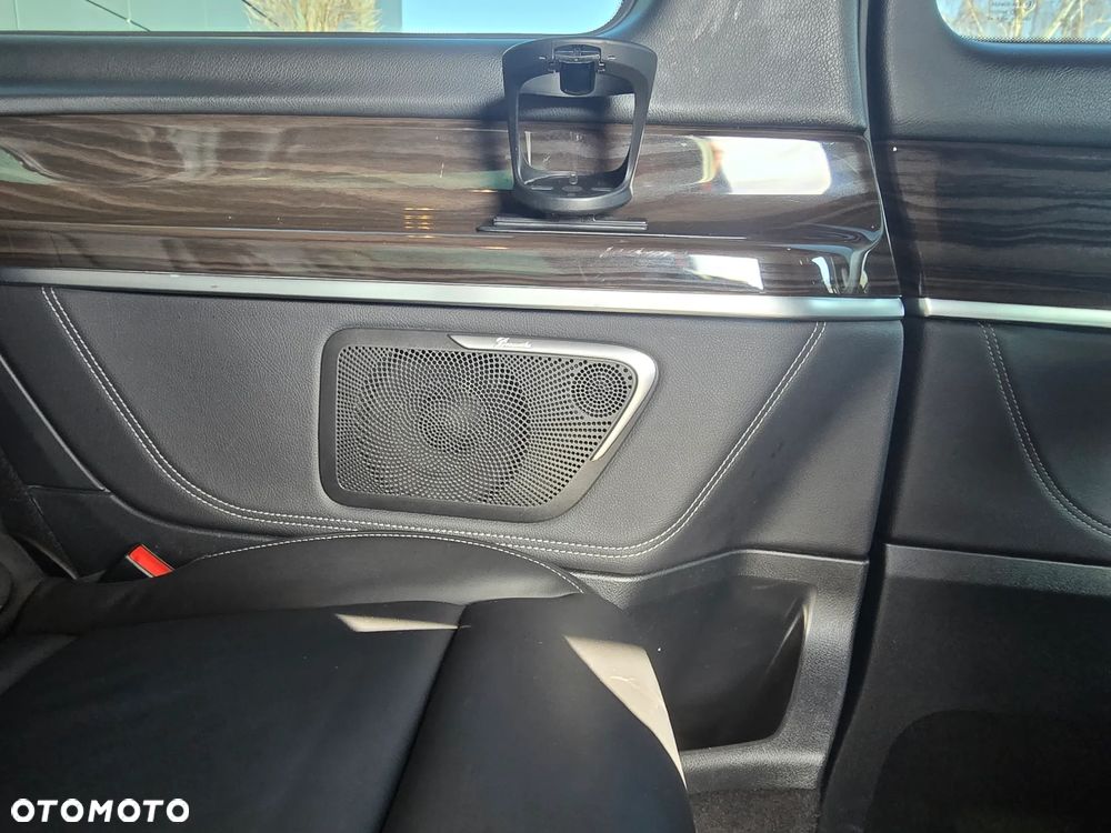 Mercedes-Benz Klasa V 300 d 4-Matic Avantgarde 9G-Tronic (d³ugi) - 29