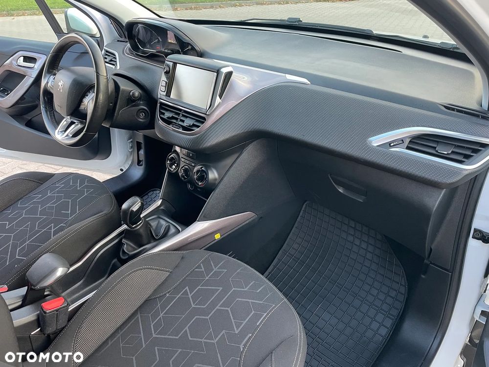 Peugeot 2008 1.2 Pure Tech Active - 15
