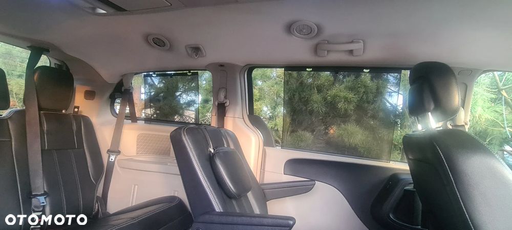 Chrysler Town & Country 3.6 Touring - 22