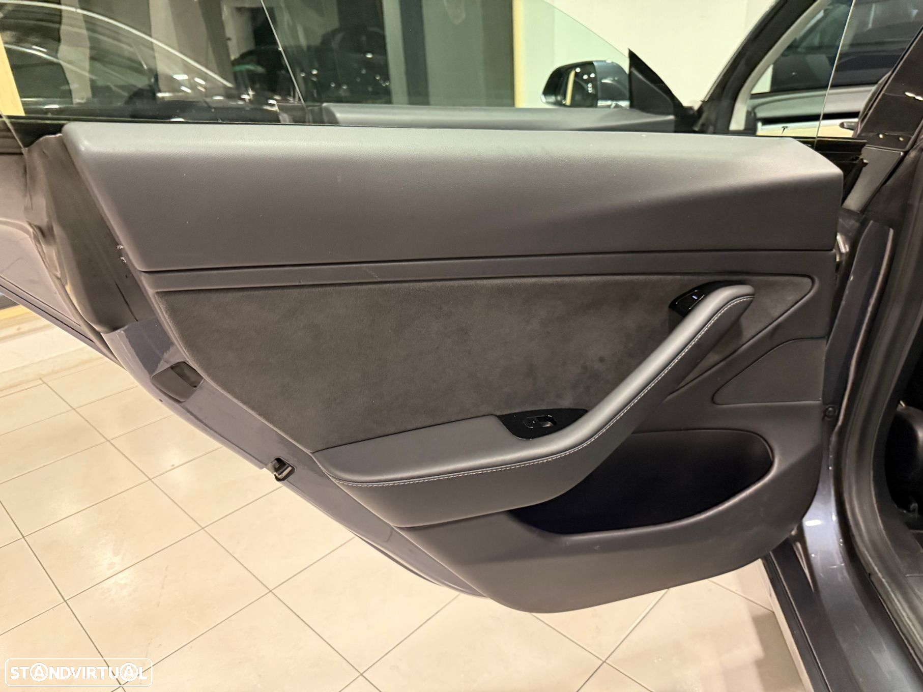 Tesla Model 3 Long-Range Dual Motor AWD - 27