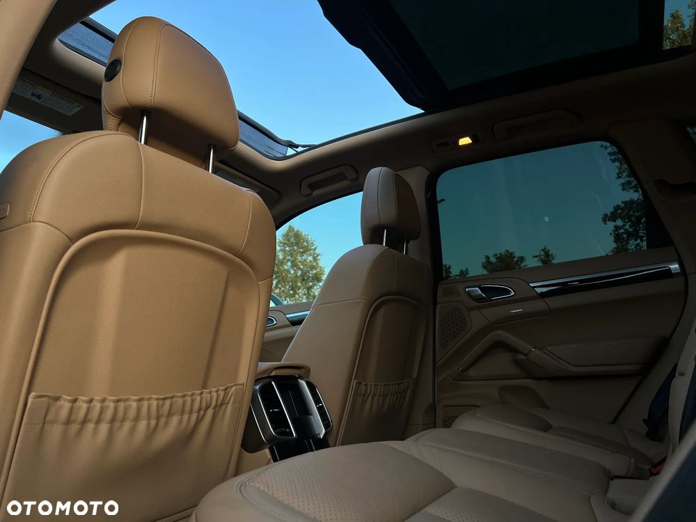 Porsche Cayenne - 28