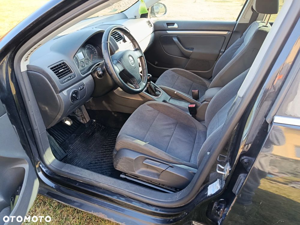 Volkswagen Jetta 1.6 FSI Comfortline - 24