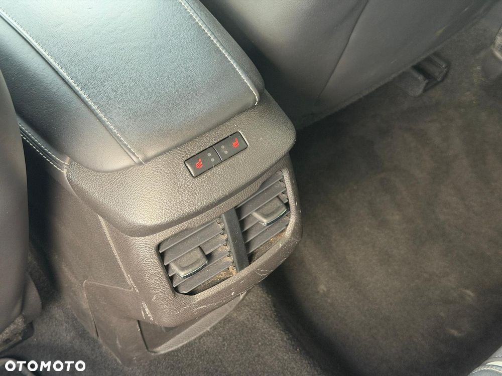 Ford Mondeo Vignale 2.0 TDCi PowerShift - 28