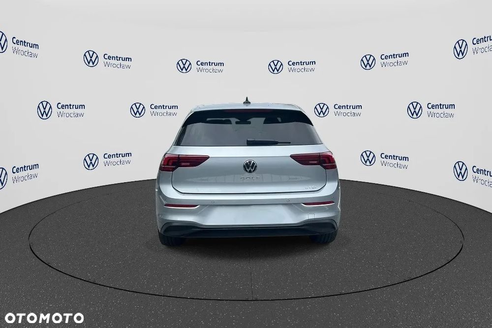Volkswagen Golf - 6