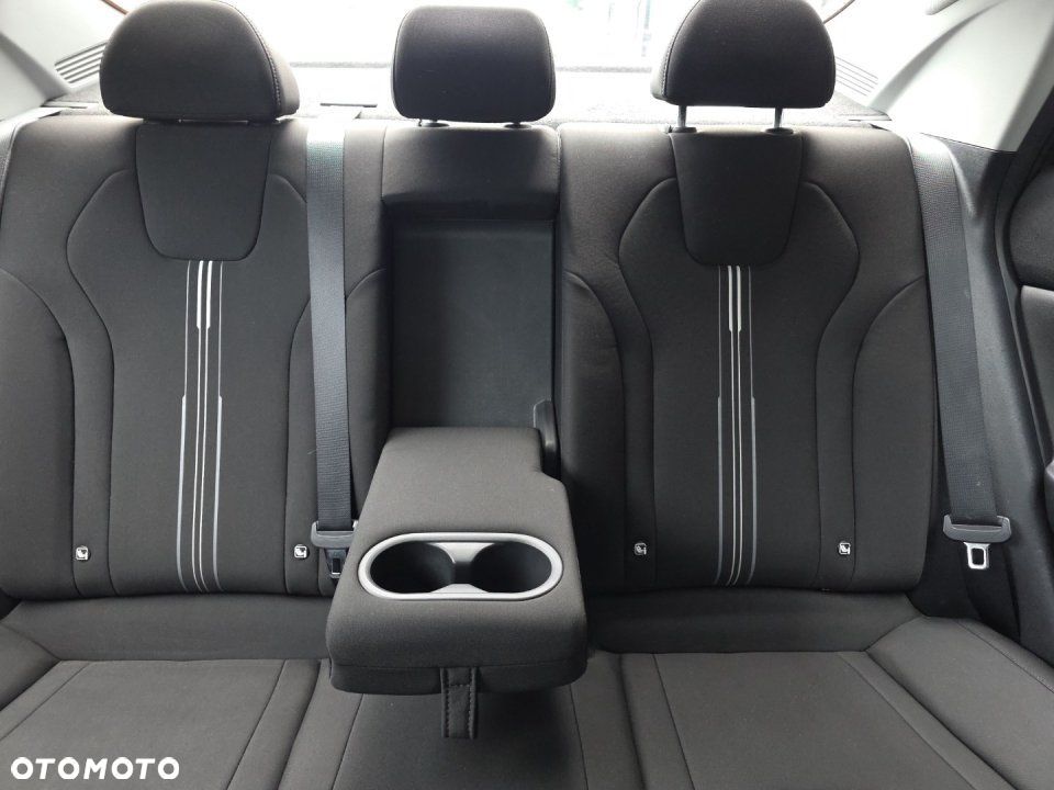 Hyundai Elantra - 17