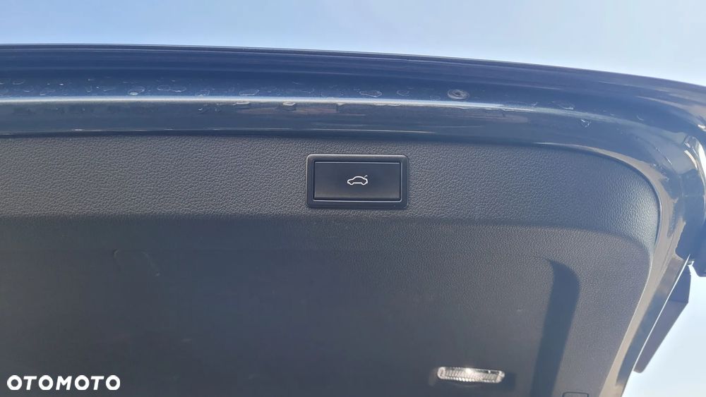 Skoda Superb 2.0 TDI DSG Premium Edition - 20