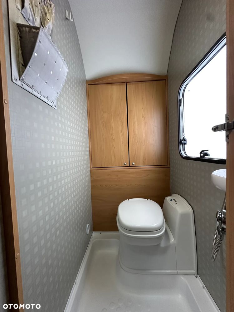 Burstner 720 TK VENTANA z napędem i łóżkami piętrowymi - 8 os. - 38