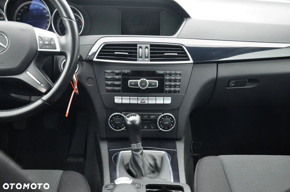 Mercedes-Benz Klasa C 200 CDI DPF (BlueEFFICIENCY) - 26