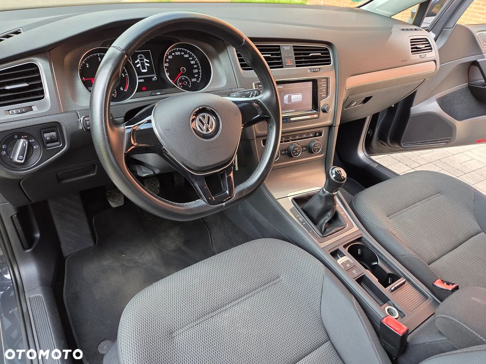 Volkswagen Golf 1.6 TDI BlueMotion Technology Cup - 25