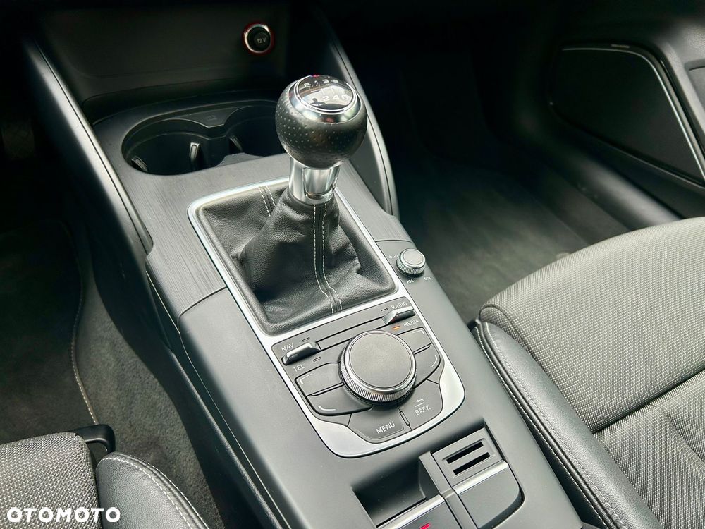 Audi A3 2.0 TDI quattro S line Sportpaket - 16