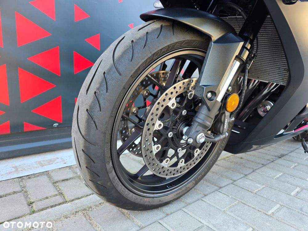 Honda CBR - 16