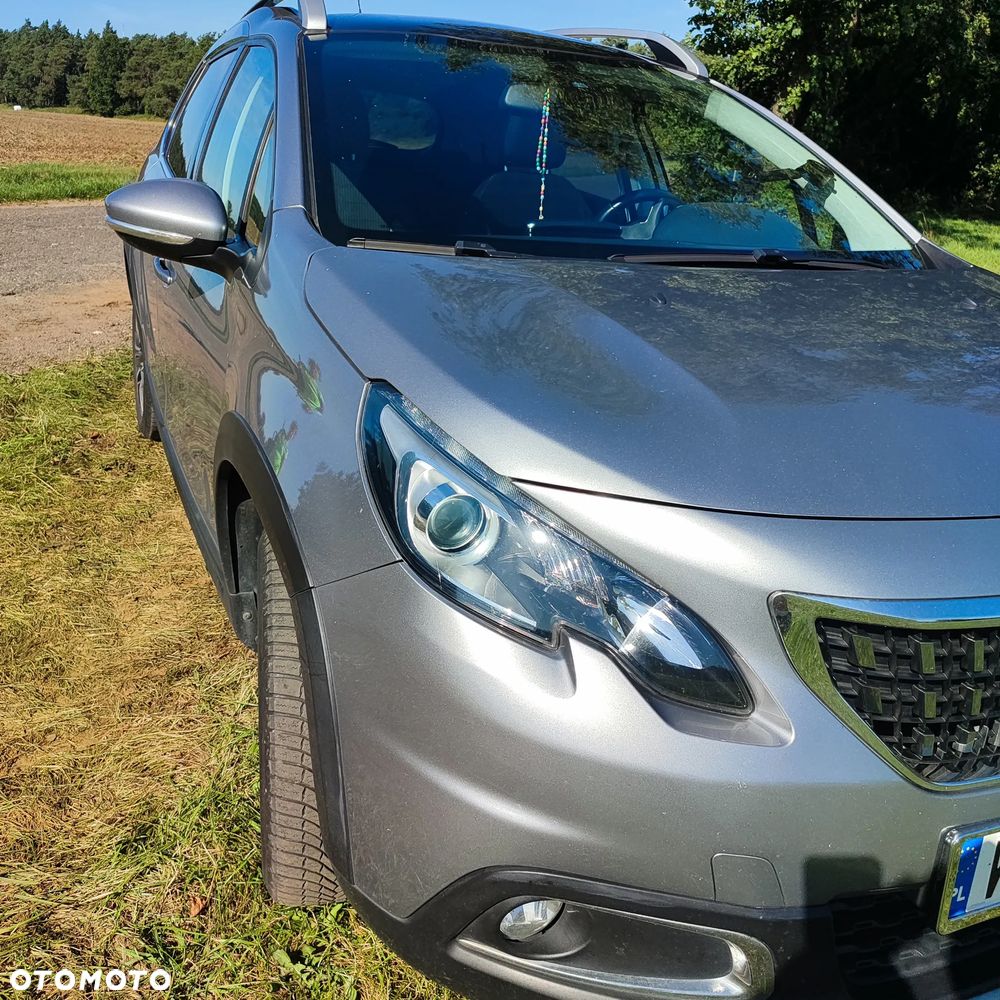 Peugeot 2008 1.2 Pure Tech Allure S&S - 9