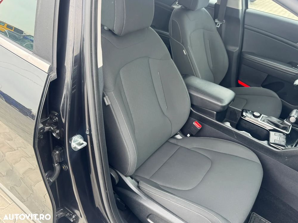 Kia Sportage 1.6 DSL MHEV 7DCT HP 4x2 Business Line - 23