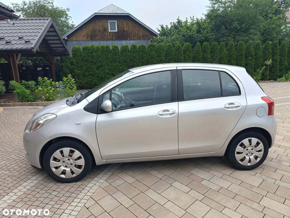 Toyota Yaris 1.0 VVT-i - 12