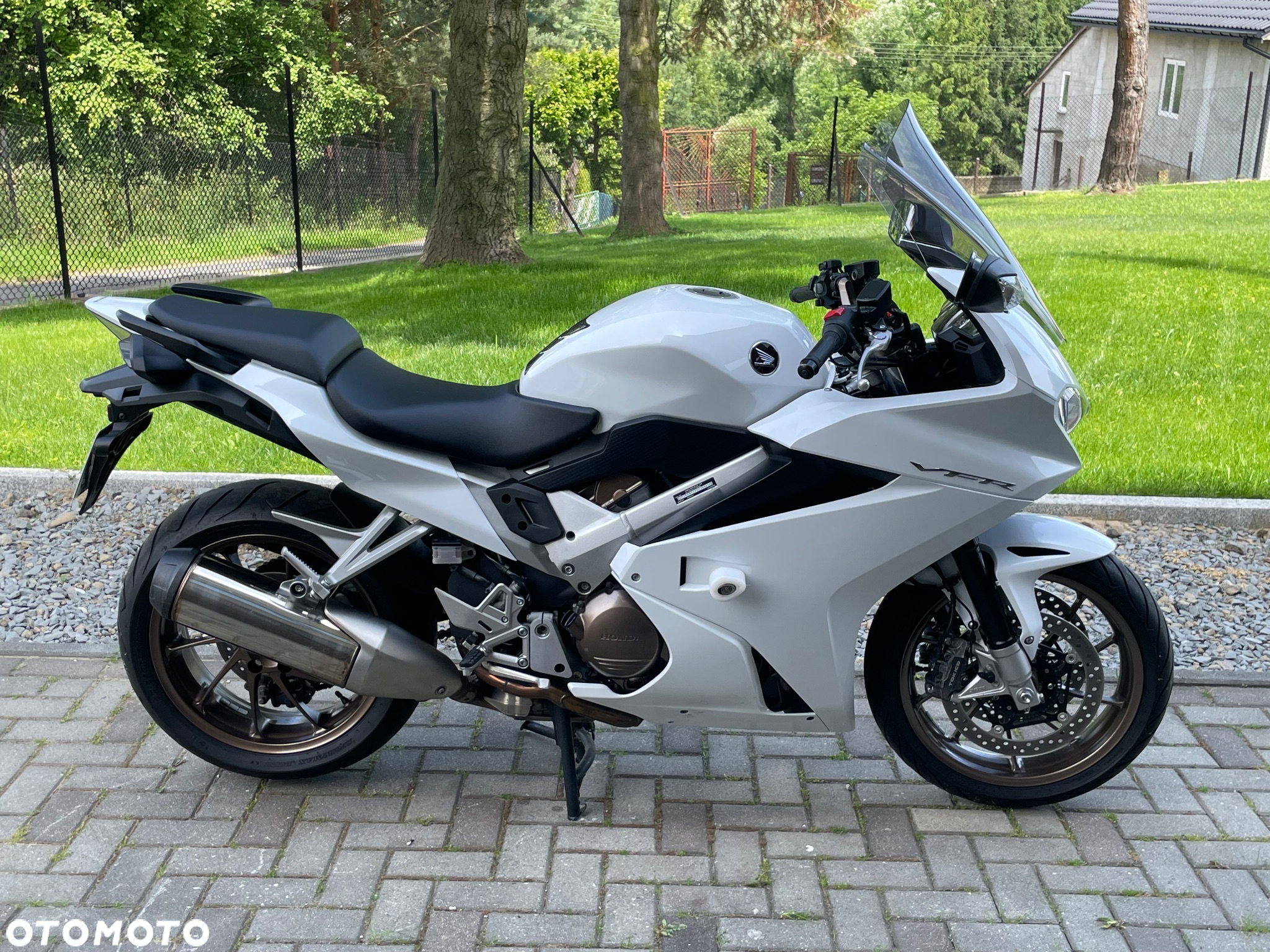 Honda VFR - 8