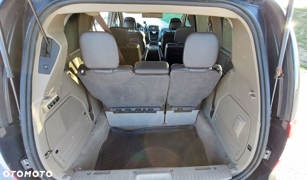 Lancia Voyager 3.6 Platinum - 30