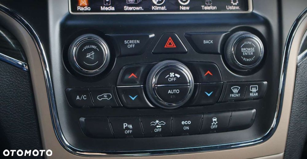 Jeep Grand Cherokee - 35