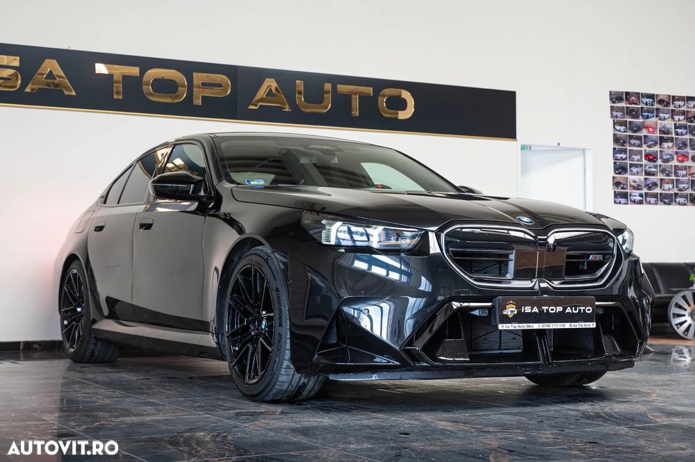 BMW M5 xDrive - 11
