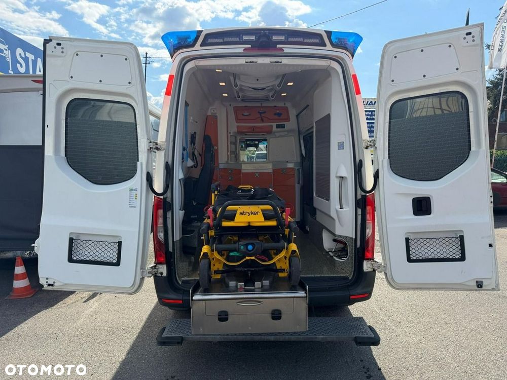 Mercedes-Benz Sprinter - 4