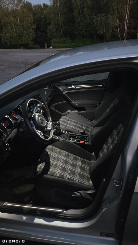 Volkswagen Golf 2.0 TDI BMT GTD - 13