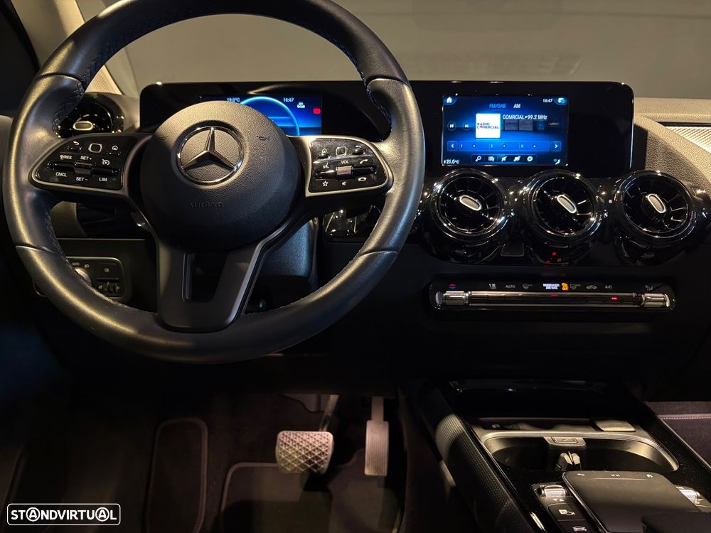 Mercedes-Benz GLA 180 7G-DCT - 20