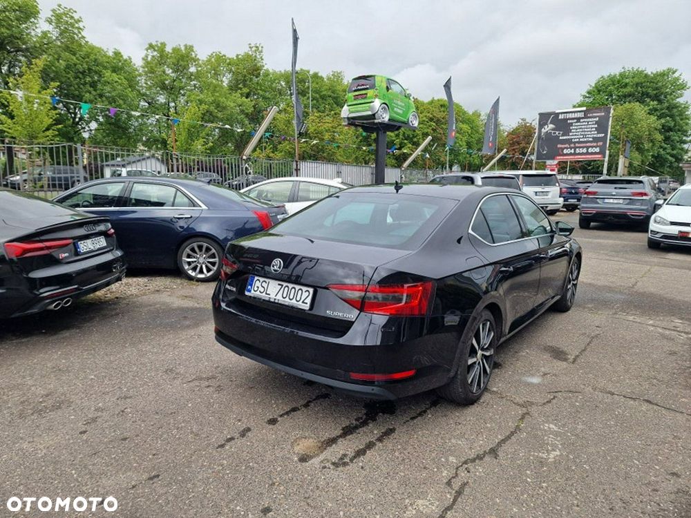 Skoda Superb 2.0 TDI Ambition - 6