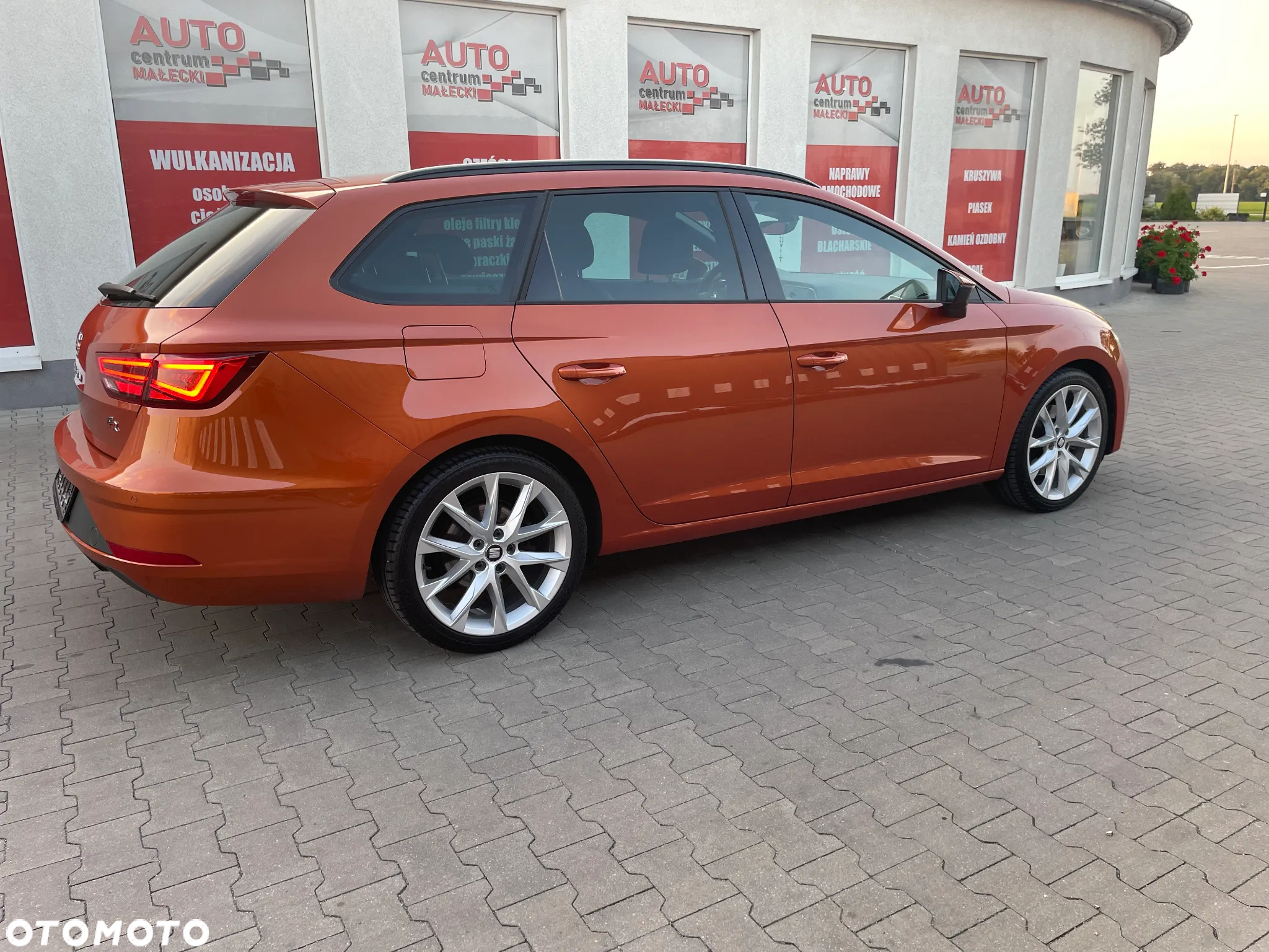 Seat Leon Sportstourer 2.0 TSI OPF DSG FR Plus - 9