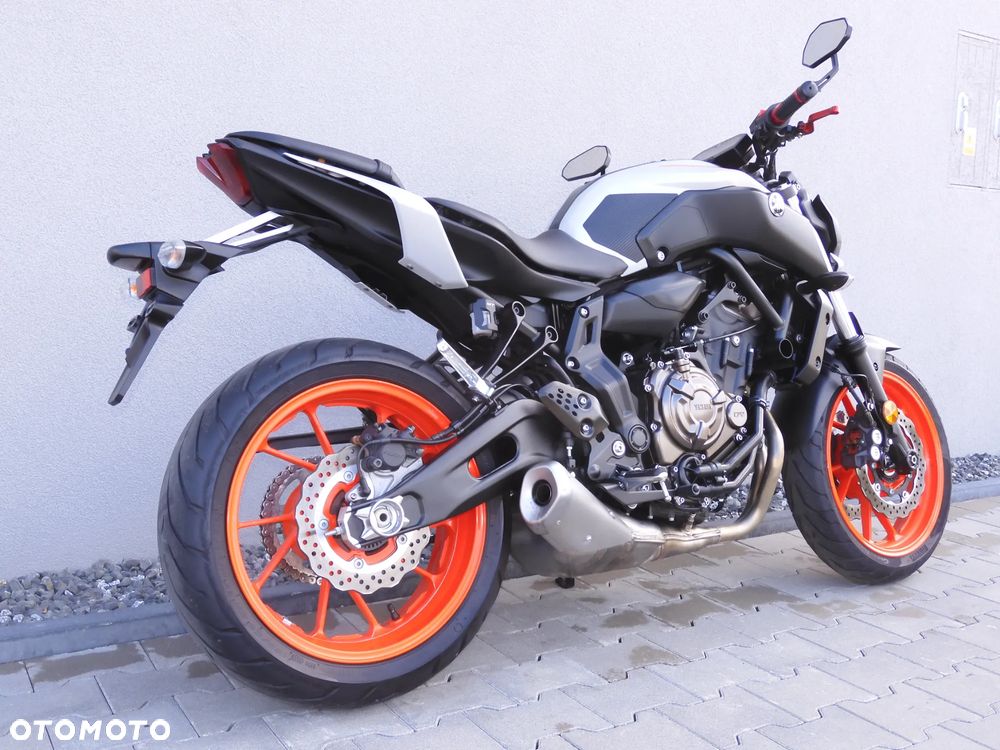 Yamaha MT - 16