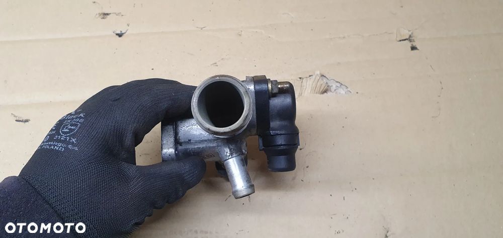 Przewód wąż wody obudowa termostatu Skoda Superb I 1.9 TDI 038121133A - 3