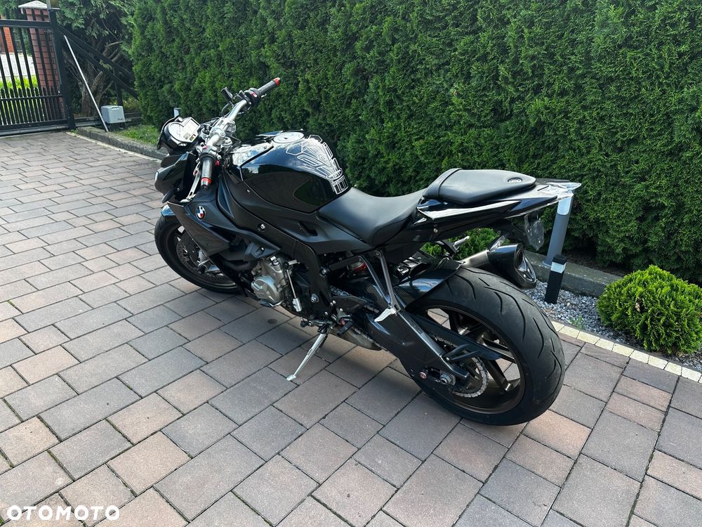 BMW S - 9