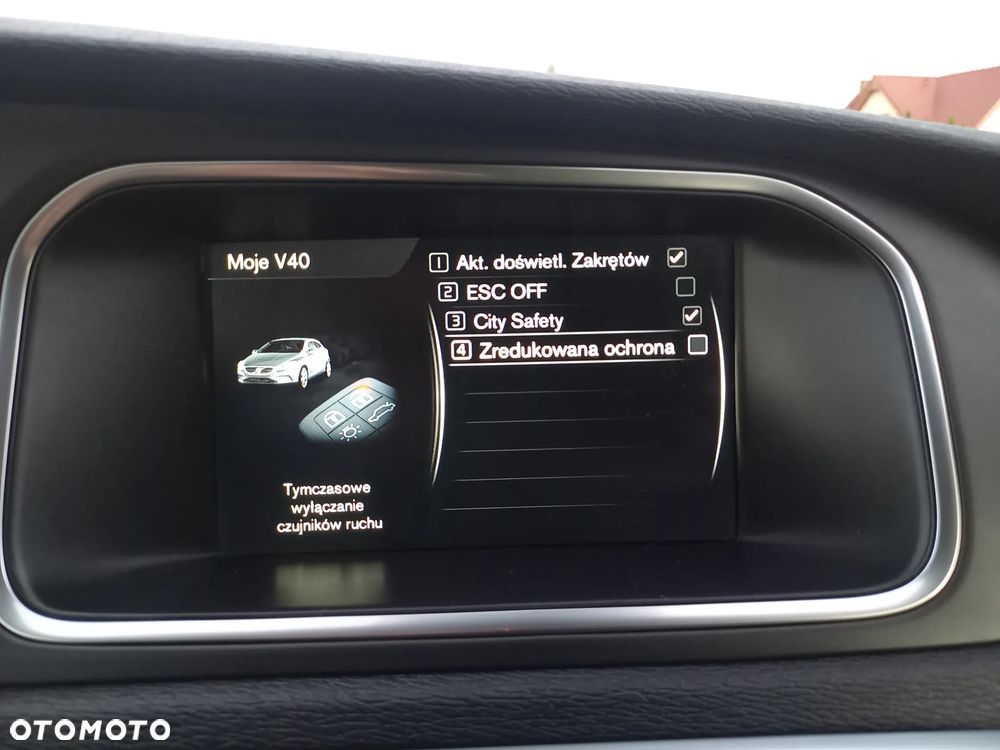 Volvo V40 D3 Momentum - 36