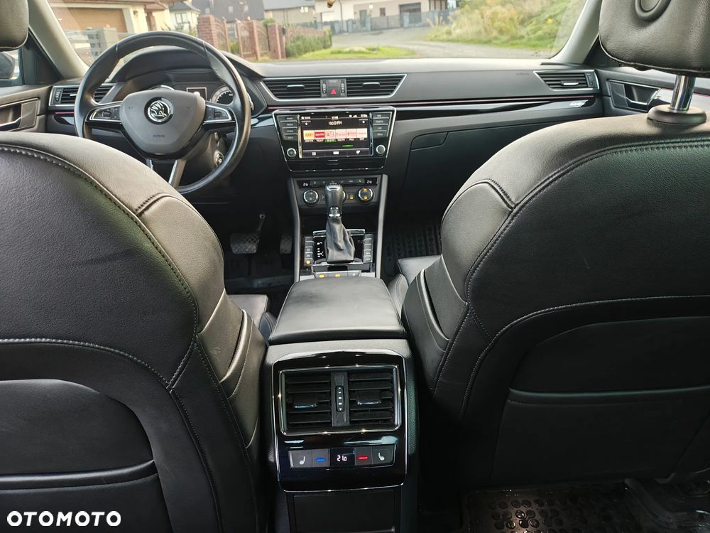 Skoda Superb 2.0 TDI L&K DSG - 19