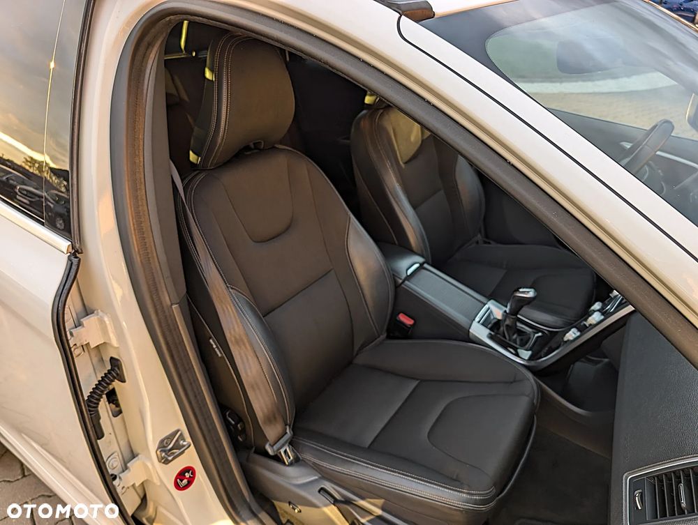 Volvo XC 60 D3 Momentum - 35