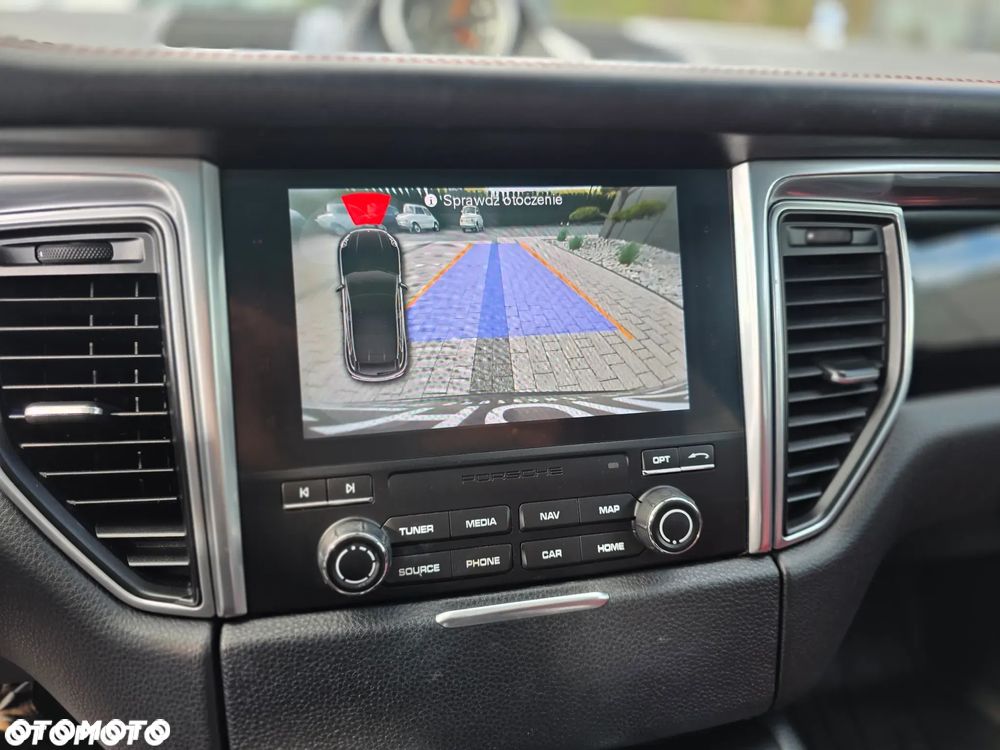 Porsche Macan - 25