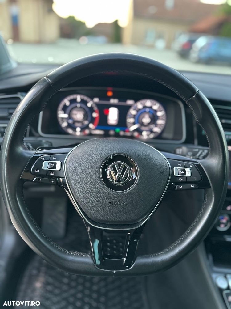 Volkswagen Golf - 13