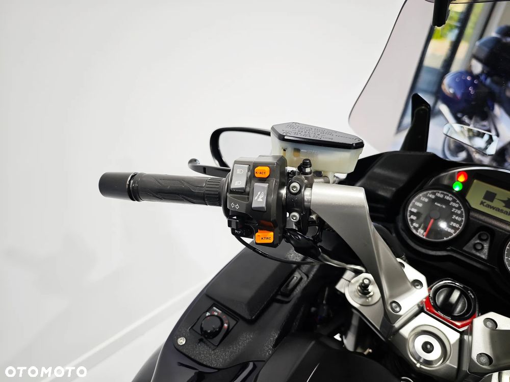 Kawasaki GTR - 12