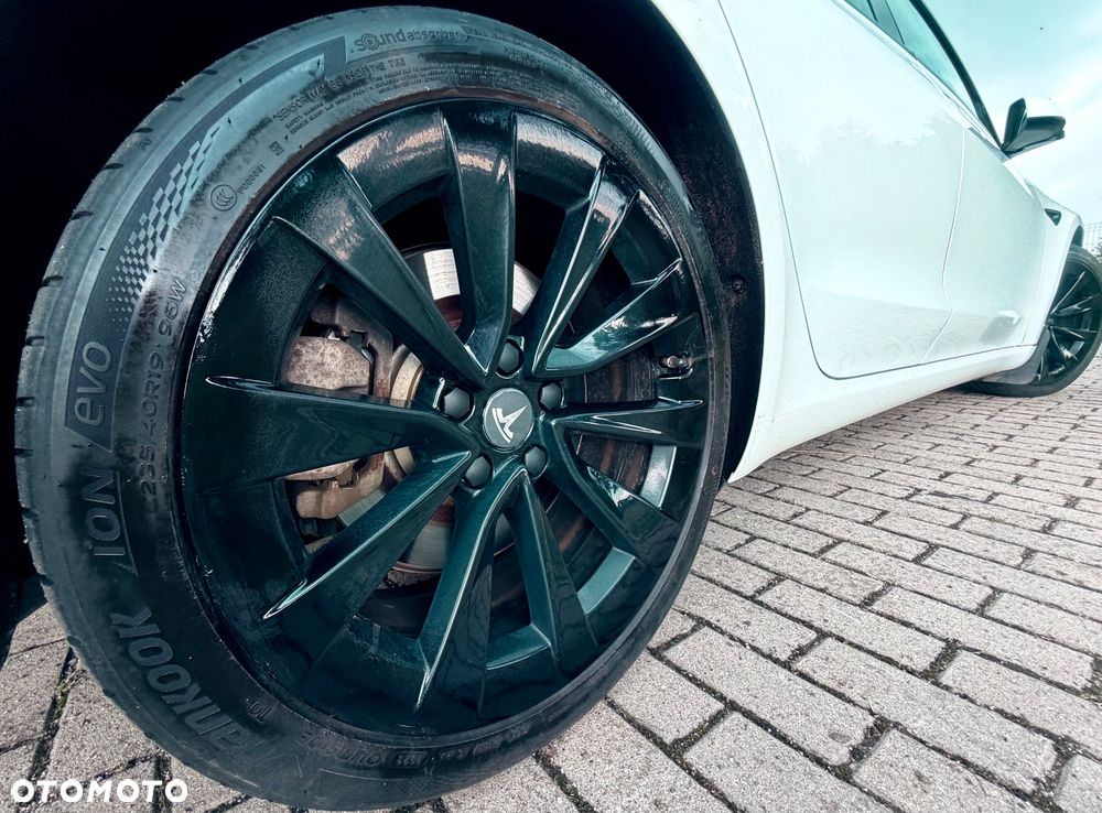 Tesla Model 3 - 9