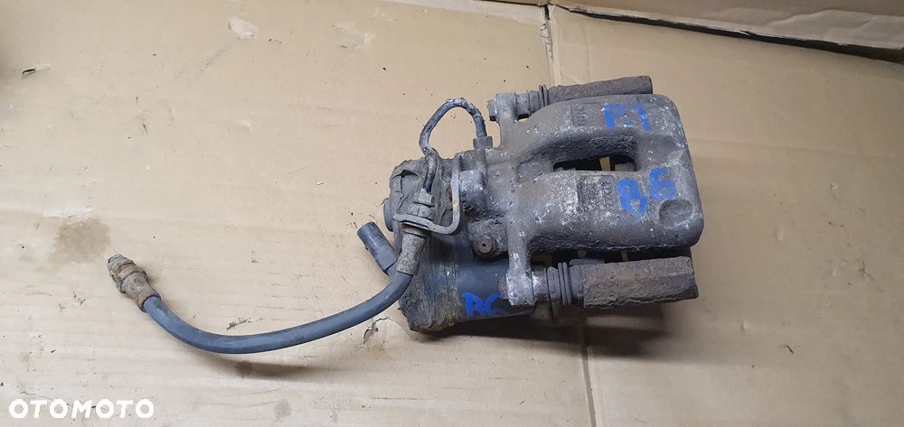 Zacisk hamulcowy prawy tył tylny prawy VW Passat B6 - 1